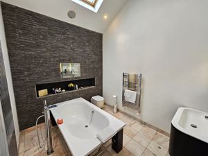 Photo 18- click for photo gallery